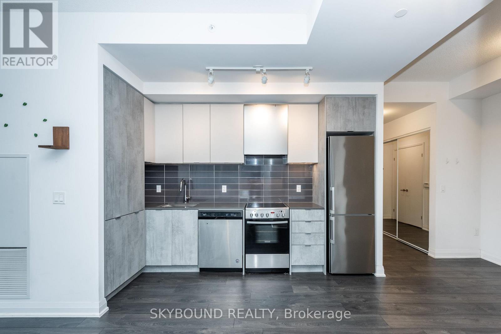 605 - 30 Gibbs Road, Toronto, Ontario  M9B 0E4 - Photo 10 - W12796596