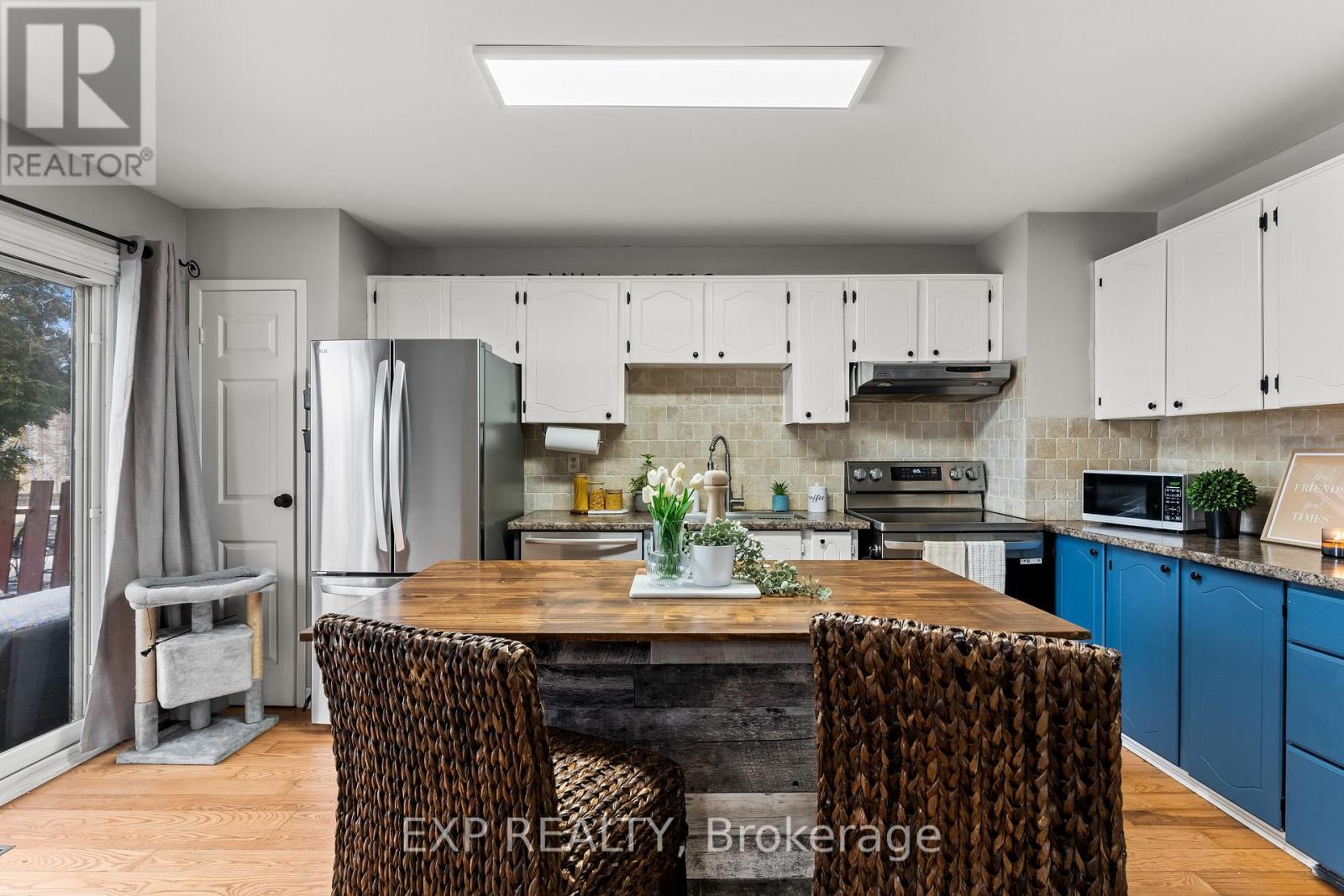 17 Glaceport Avenue, Hamilton, Ontario  L9H 7E2 - Photo 11 - X12796498