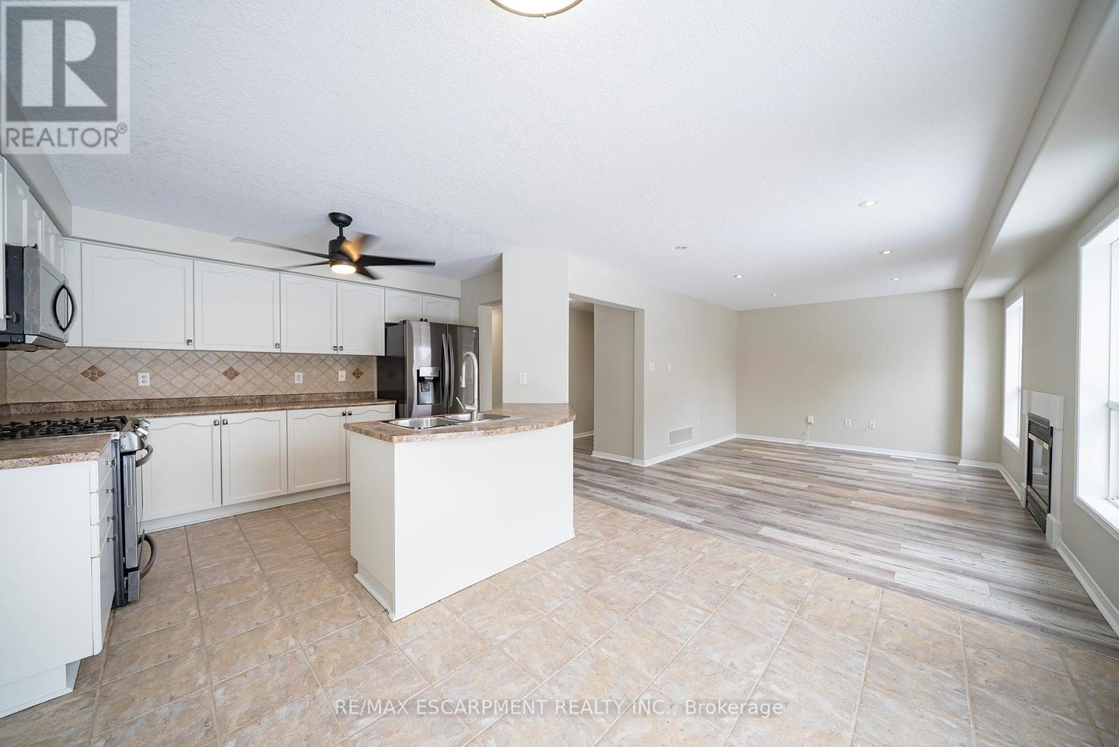 12 Gaydon Way, Brantford, Ontario  N3T 6P9 - Photo 10 - X12796590