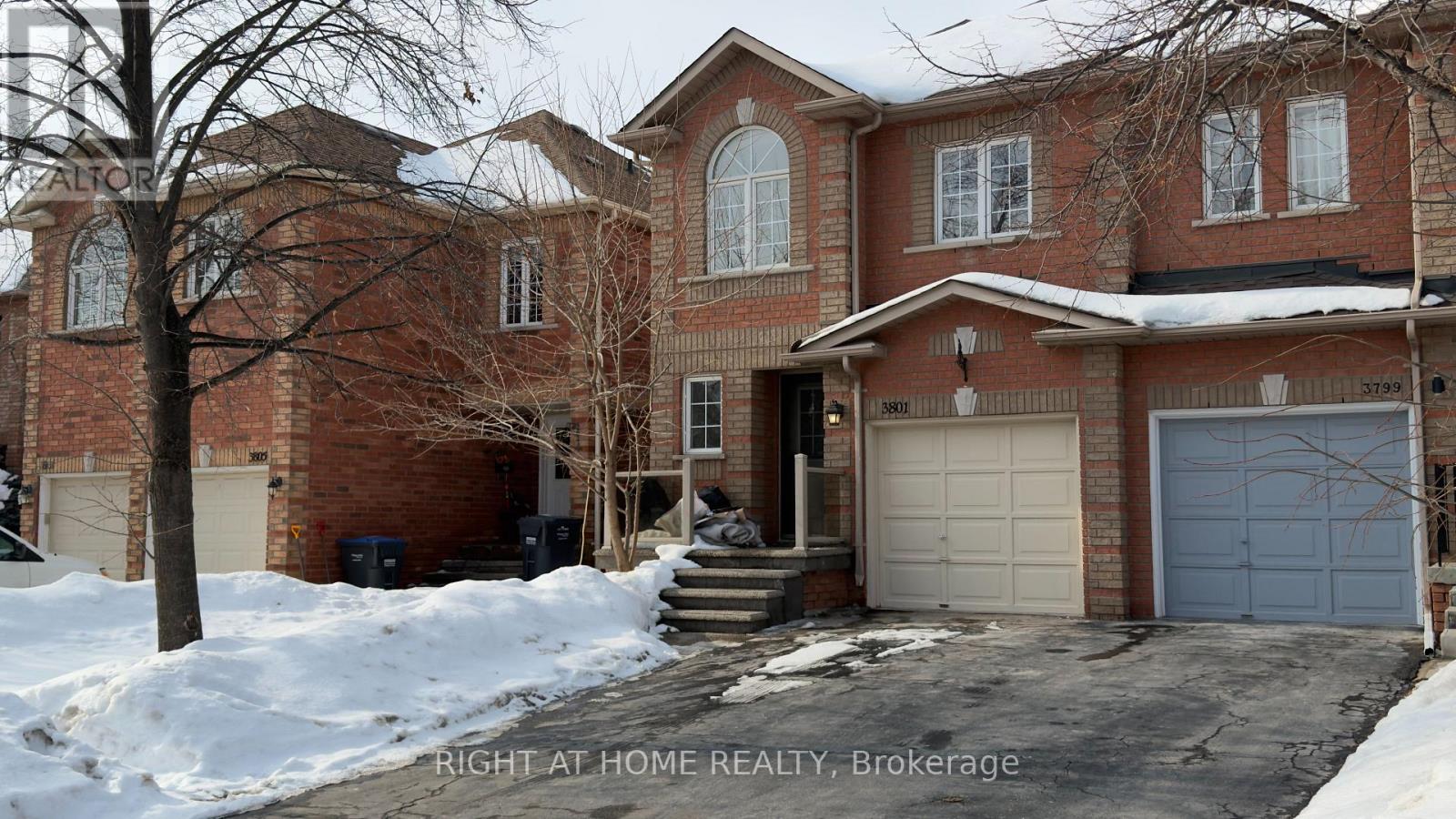3801 Forest Bluff Crescent, Mississauga, Ontario  L5N 7T8 - Photo 2 - W12796446