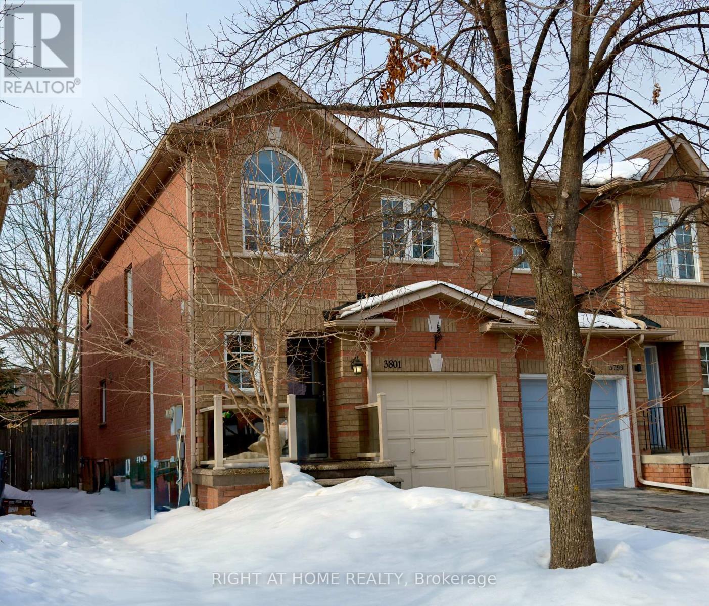 3801 Forest Bluff Crescent, Mississauga, Ontario  L5N 7T8 - Photo 3 - W12796446