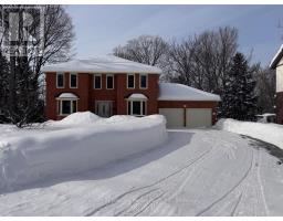 29 ROBINHOOD COURT, North Bay, Ontario
