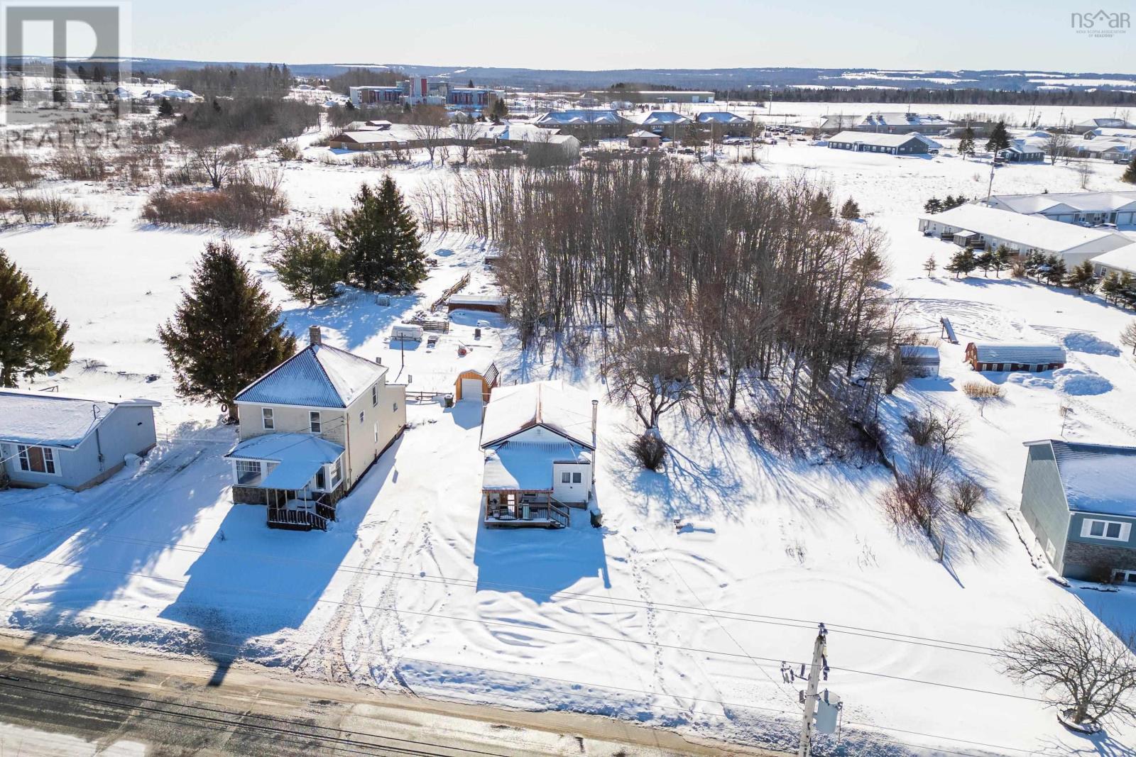 135 Pleasant Street E, Amherst, Nova Scotia  B4H 1N4 - Photo 4 - 202602925