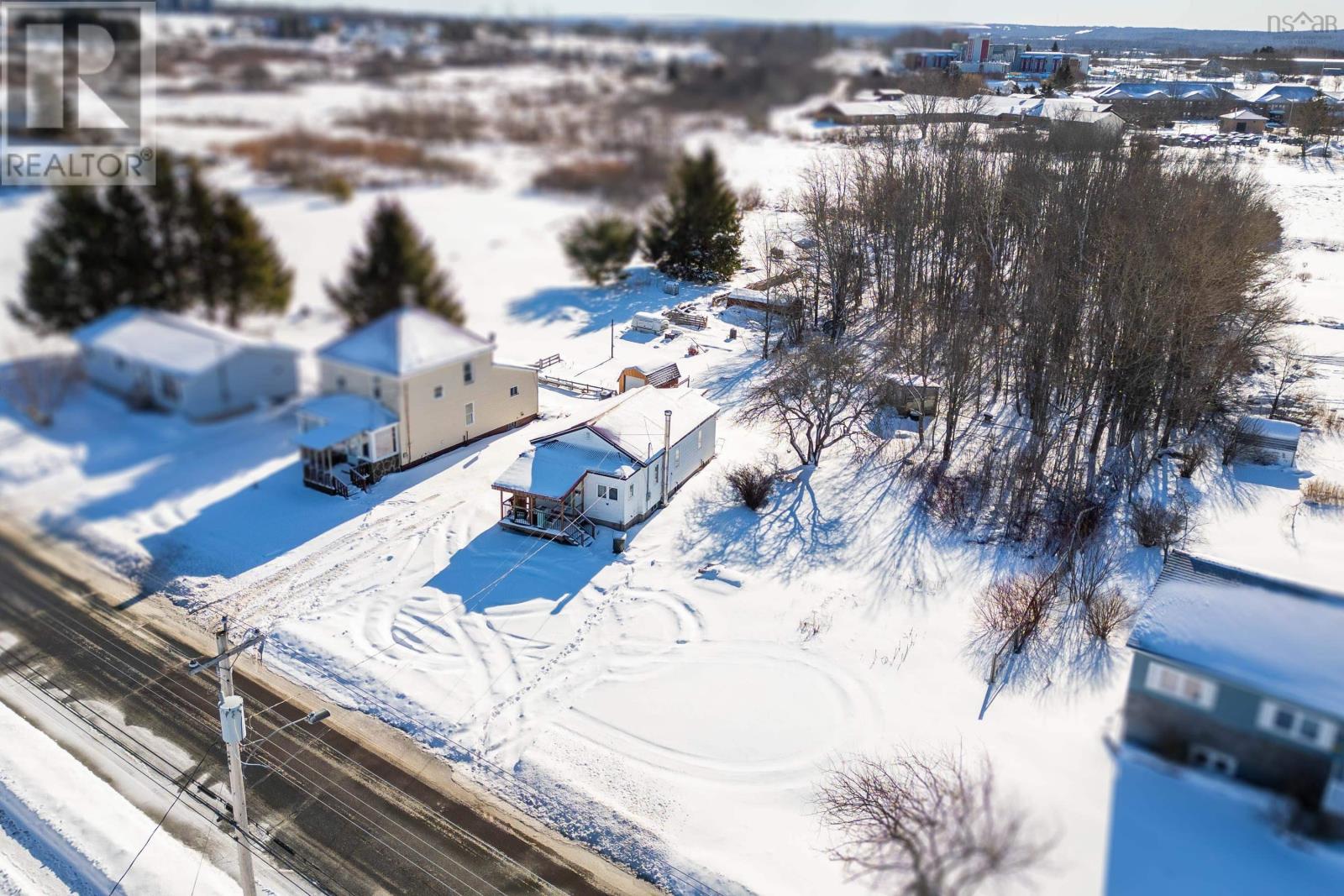 135 Pleasant Street E, Amherst, Nova Scotia  B4H 1N4 - Photo 5 - 202602925