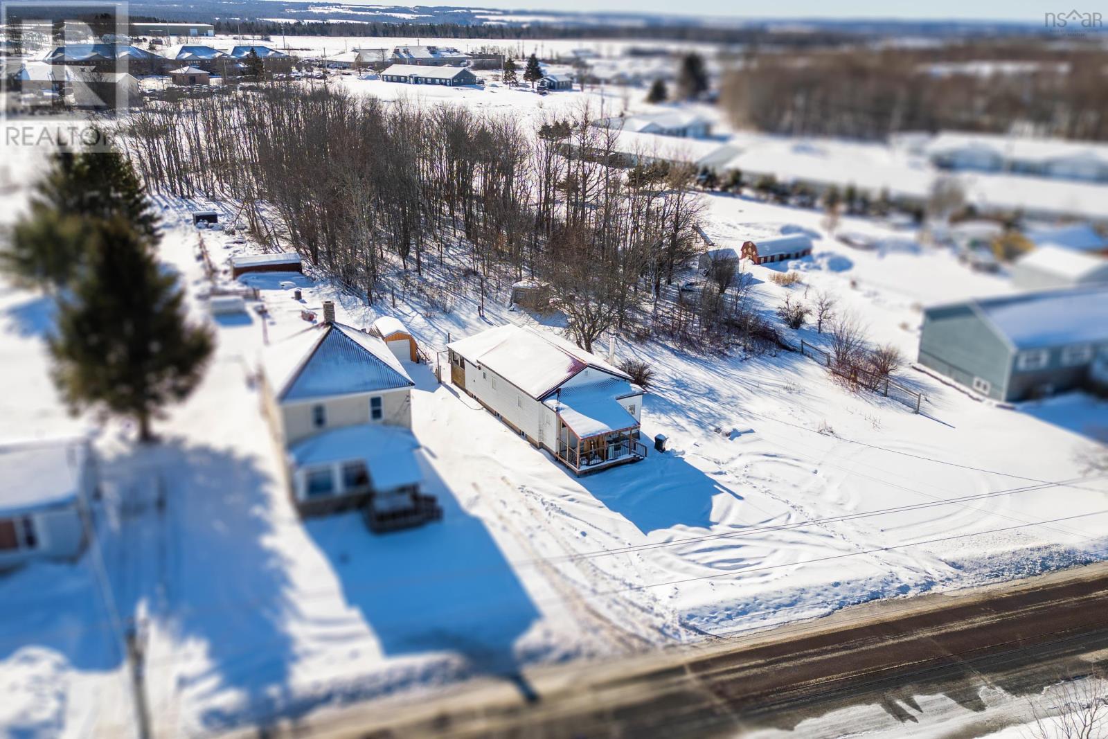 135 Pleasant Street E, Amherst, Nova Scotia  B4H 1N4 - Photo 6 - 202602925