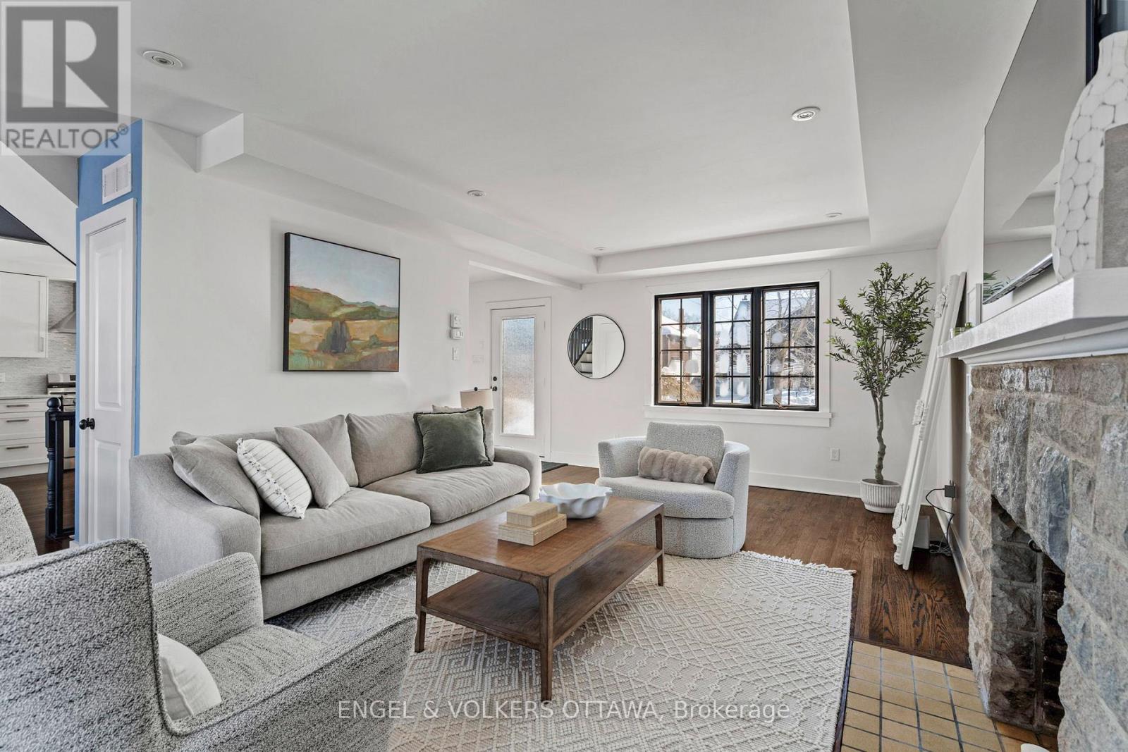 293 Sherwood Drive, Ottawa, Ontario  K1Y 3W5 - Photo 3 - X12796618