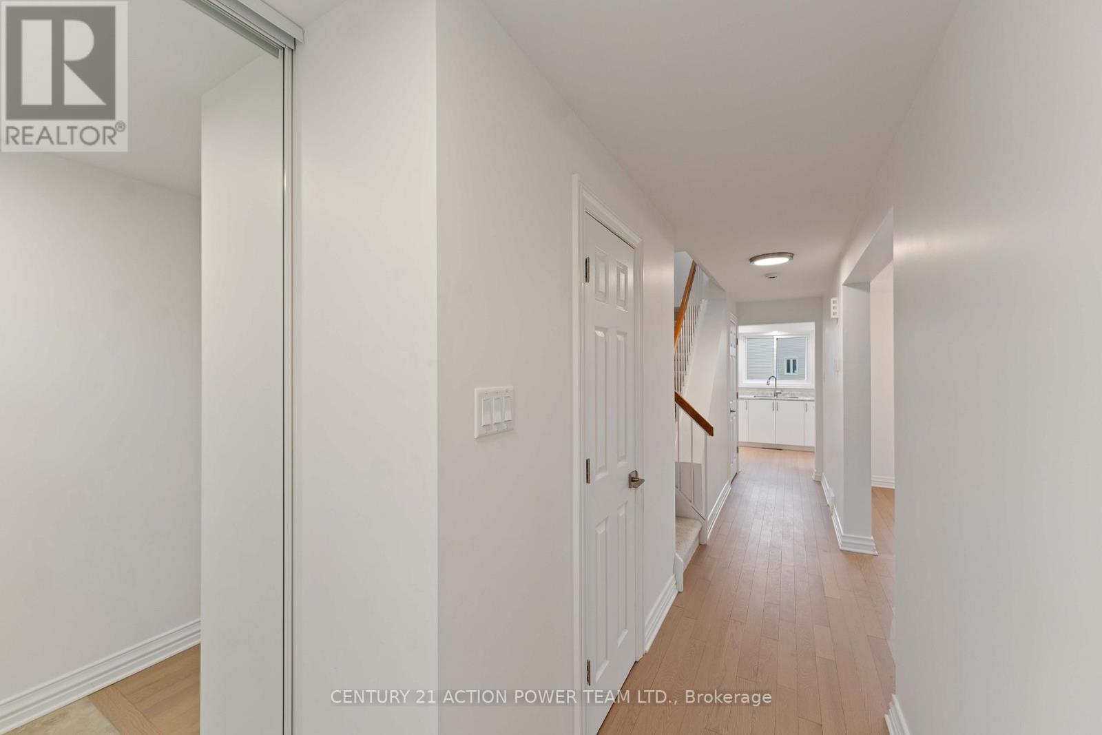 A - 427 Grassland Terrace, Ottawa, Ontario  K1E 2S1 - Photo 3 - X12796684