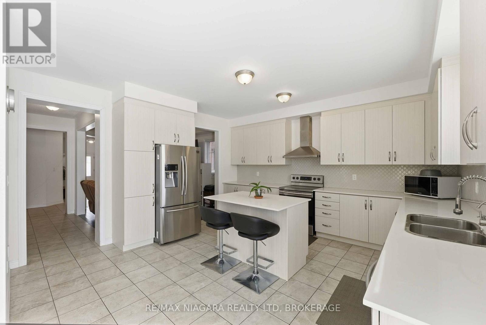 91 Homestead Way, Thorold, Ontario  L2V 0B7 - Photo 7 - X12796726