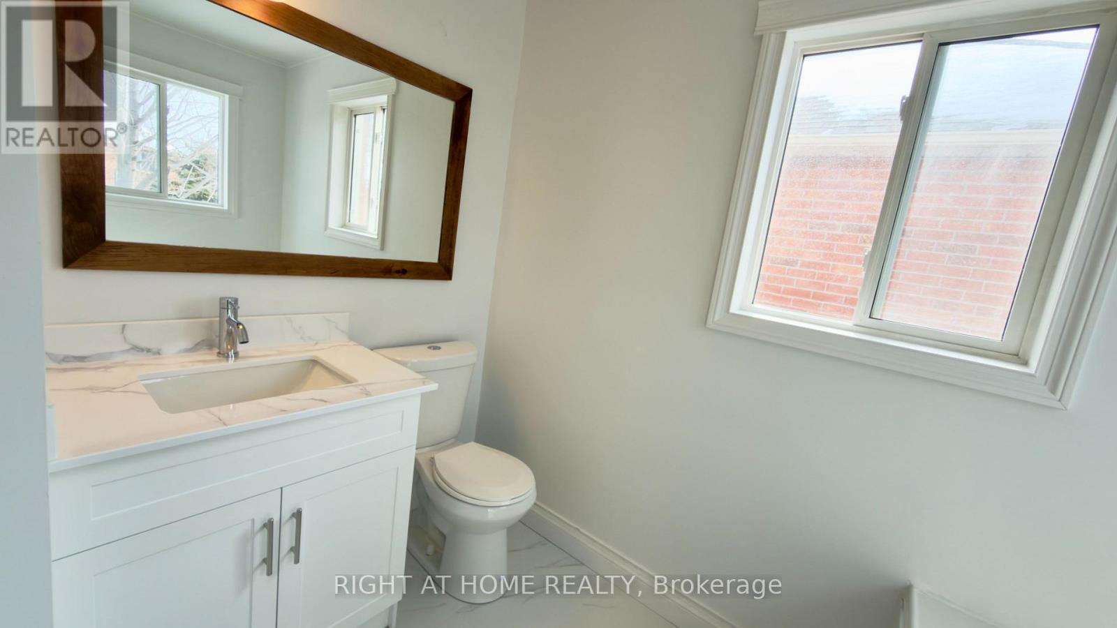 3801 Forest Bluff Crescent, Mississauga, Ontario  L5N 7T8 - Photo 27 - W12796446