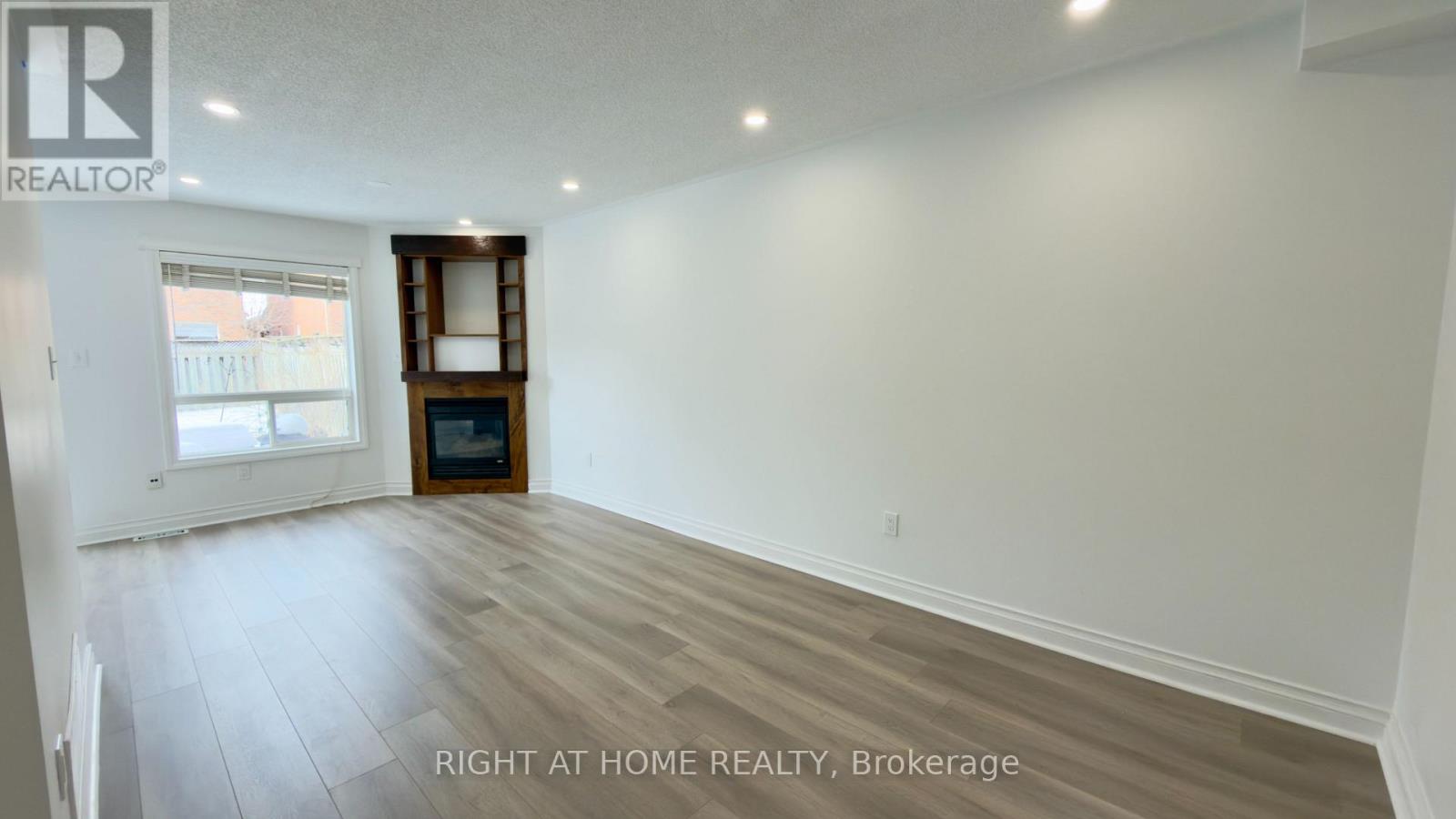 3801 Forest Bluff Crescent, Mississauga, Ontario  L5N 7T8 - Photo 6 - W12796446