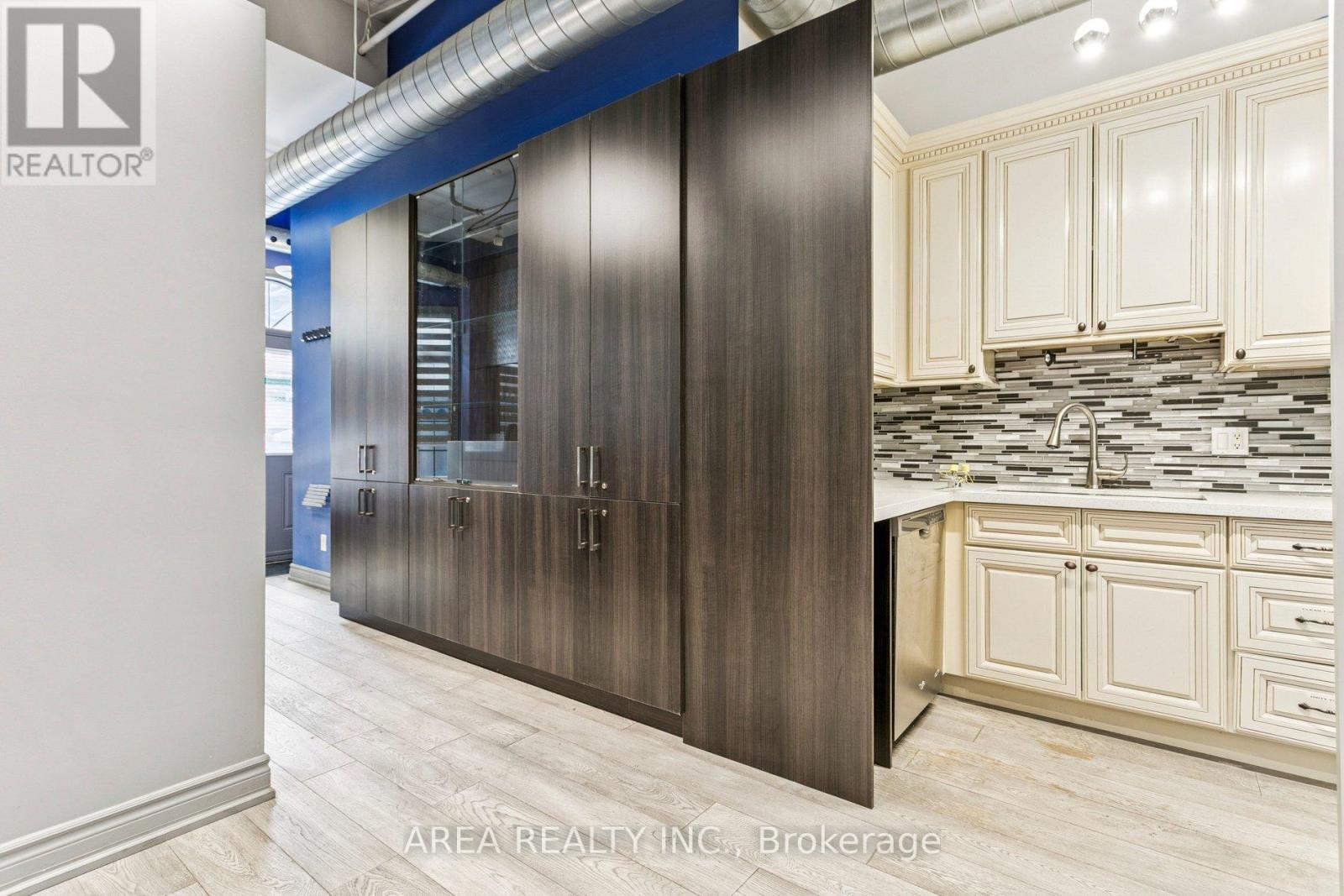 101 Mccaul Street, Toronto, Ontario  M5T 2X3 - Photo 10 - C12796640