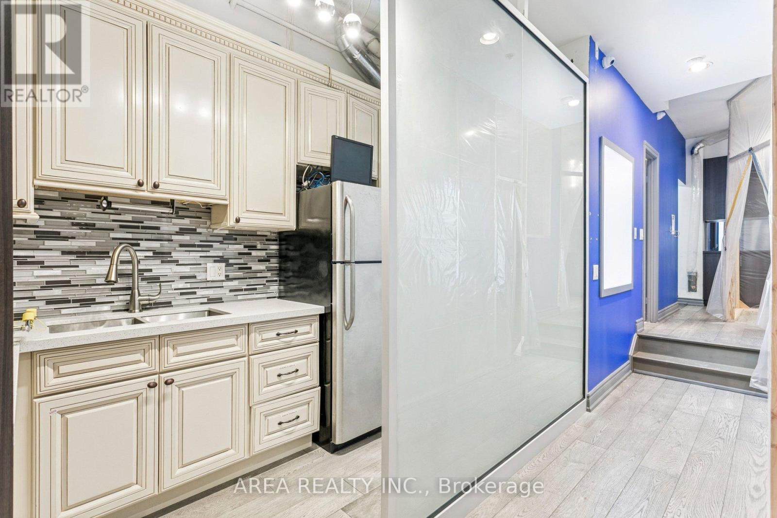 101 Mccaul Street, Toronto, Ontario  M5T 2X3 - Photo 11 - C12796640