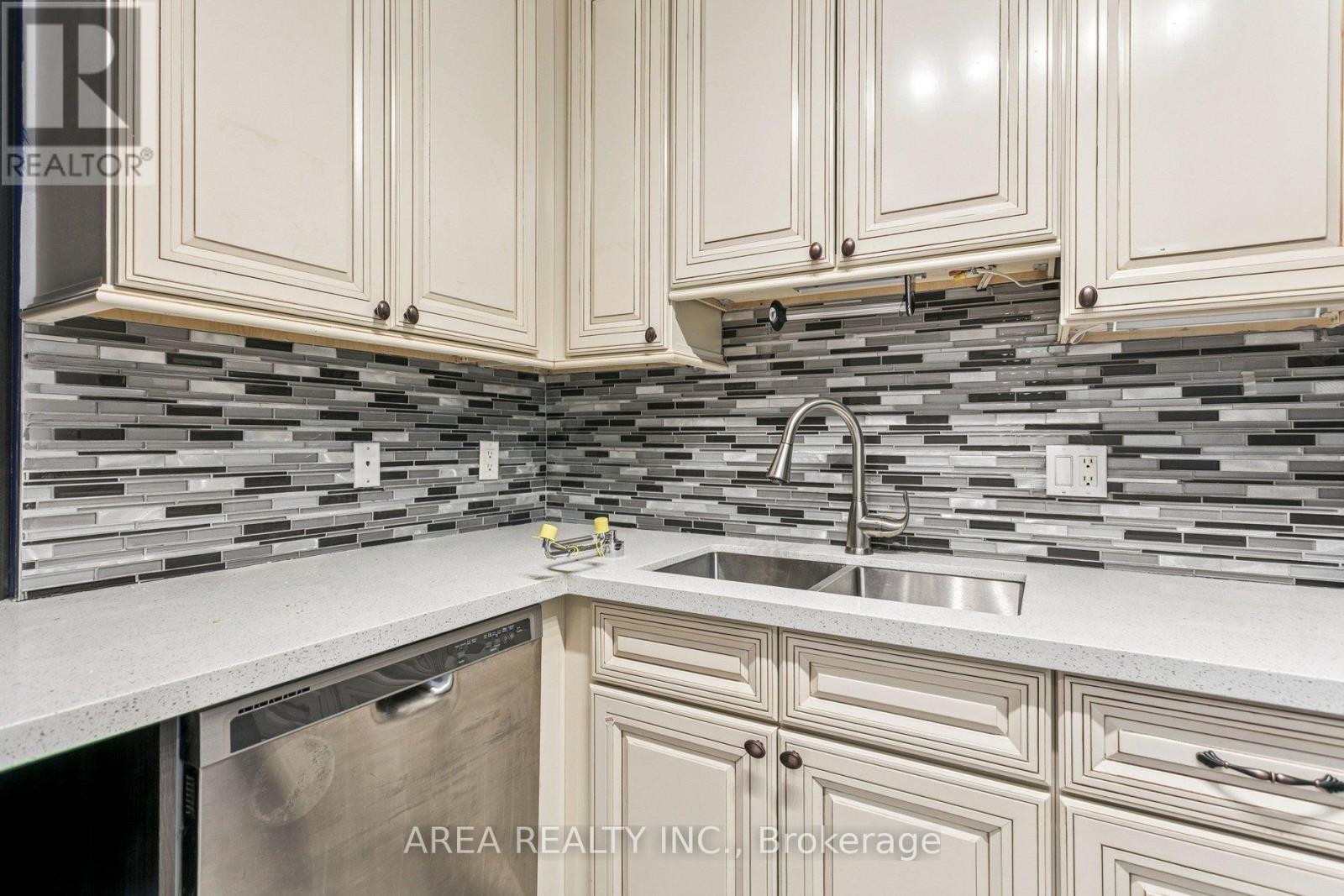 101 Mccaul Street, Toronto, Ontario  M5T 2X3 - Photo 13 - C12796640