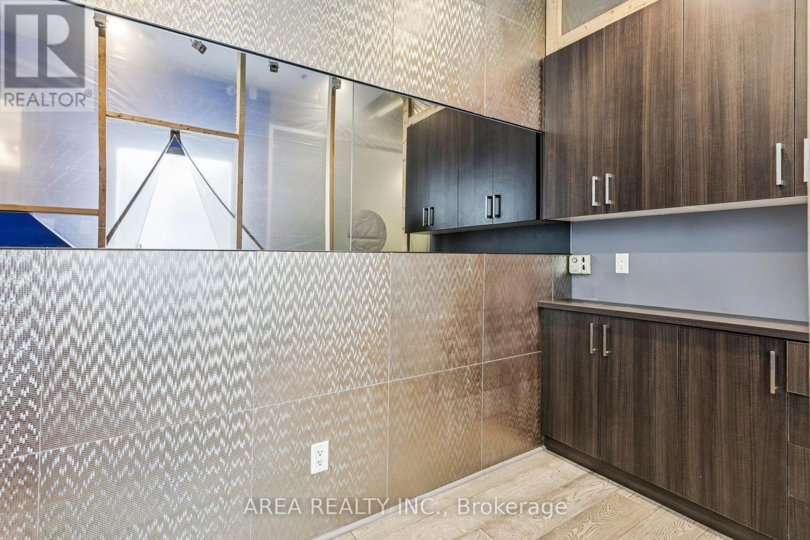 101 Mccaul Street, Toronto, Ontario  M5T 2X3 - Photo 17 - C12796640