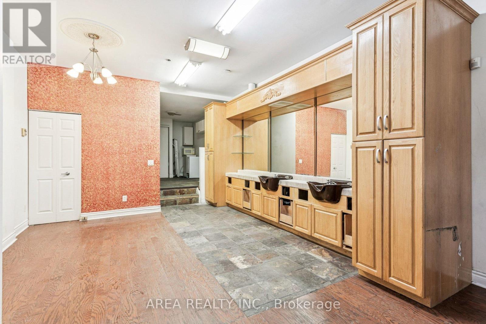 #99 - 99 Mccaul Street, Toronto, Ontario  M5T 2W7 - Photo 10 - C12796644