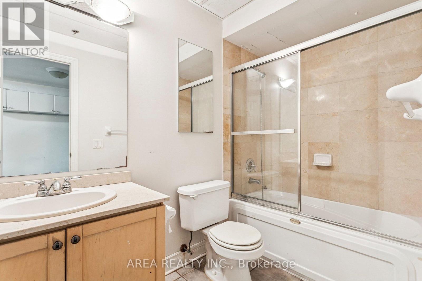 #99 - 99 Mccaul Street, Toronto, Ontario  M5T 2W7 - Photo 14 - C12796644