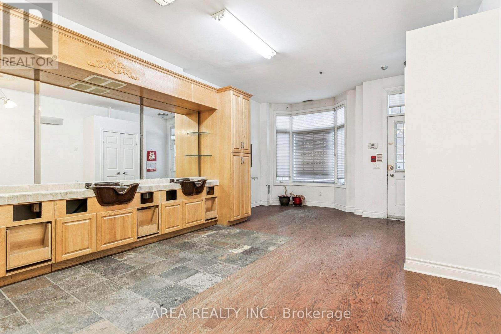 #99 - 99 Mccaul Street, Toronto, Ontario  M5T 2W7 - Photo 7 - C12796644