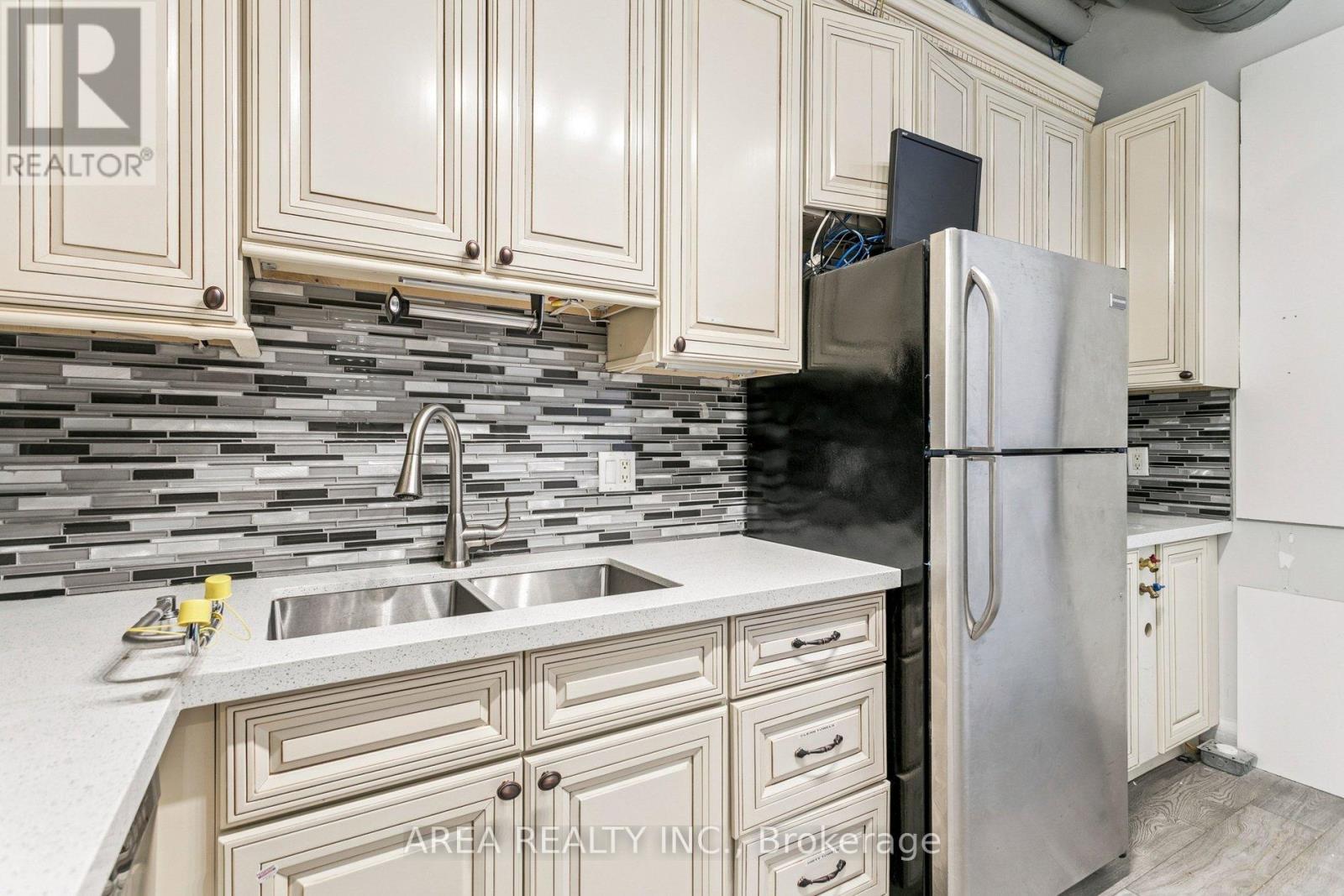 101 - 101 Mccaul Street, Toronto, Ontario  M5T 2X3 - Photo 12 - C12796646