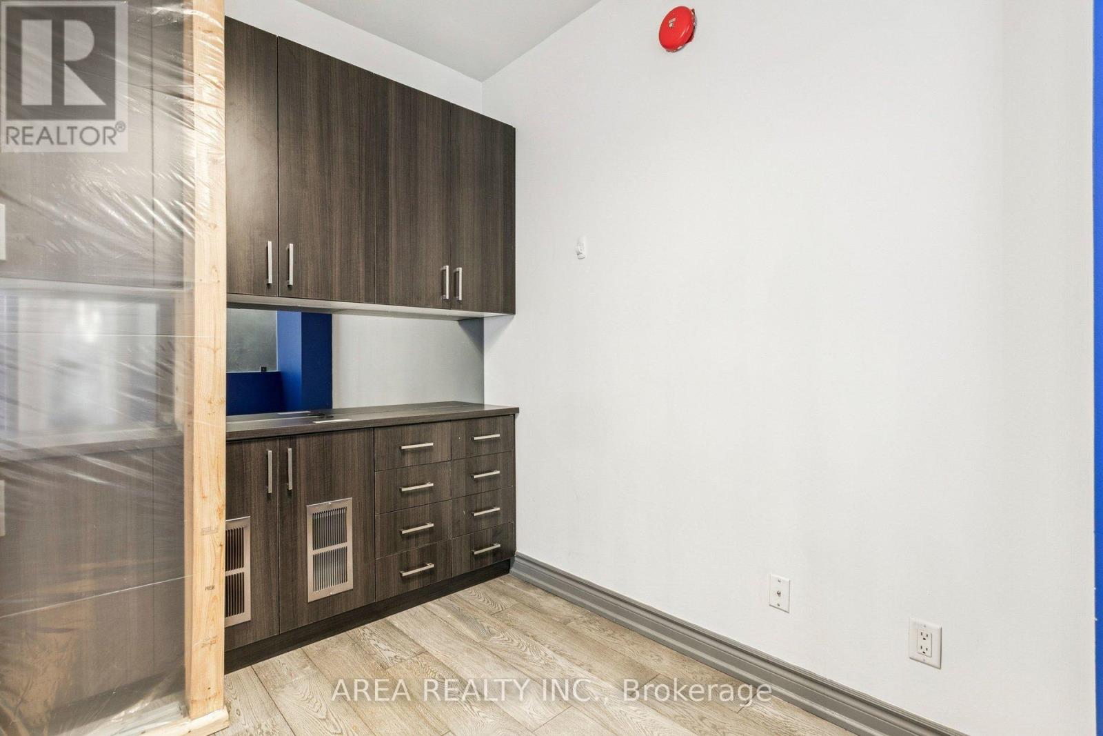 101 - 101 Mccaul Street, Toronto, Ontario  M5T 2X3 - Photo 21 - C12796646