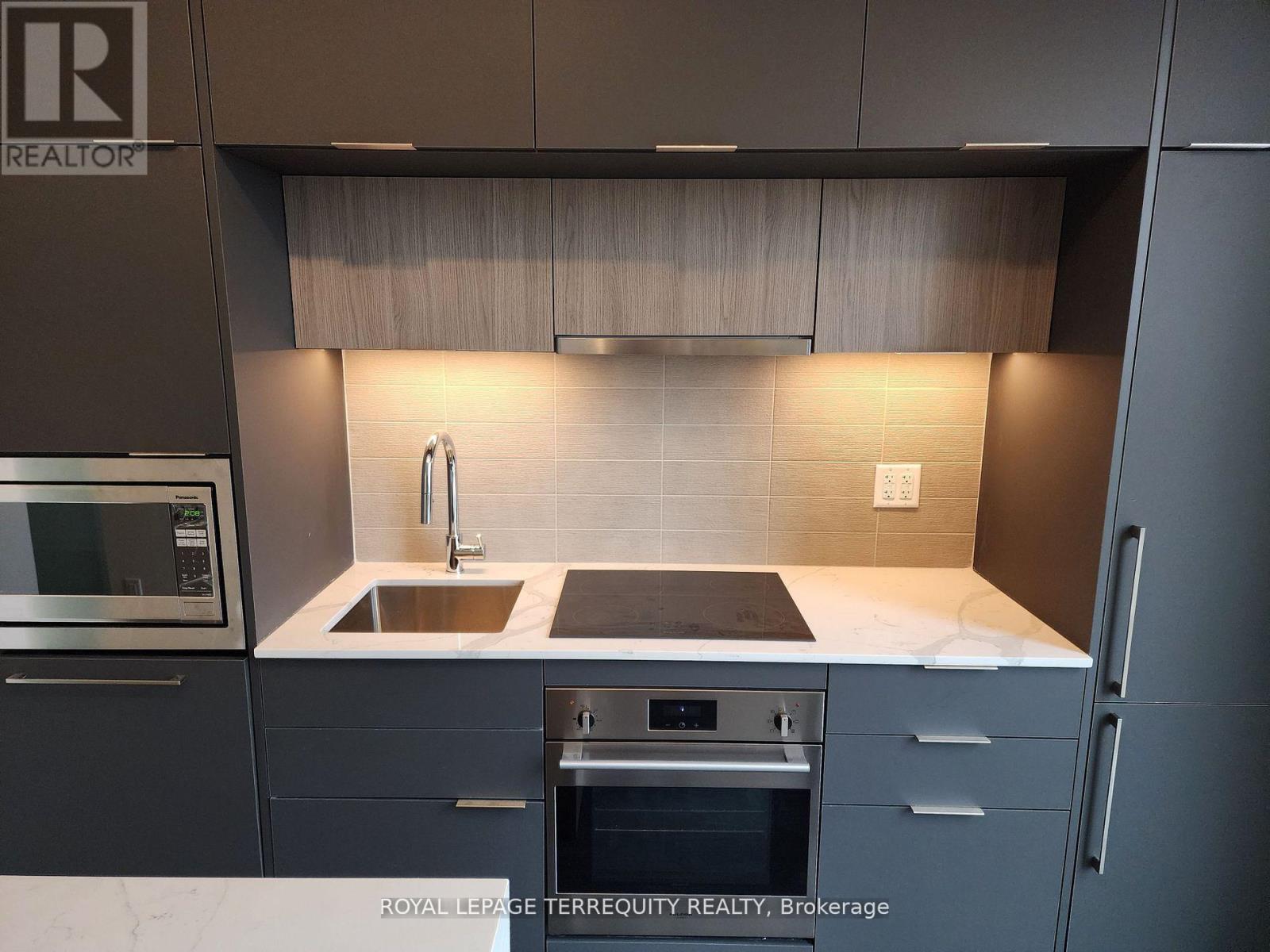 809 - 185 Alberta Avenue, Toronto, Ontario  M6C 0A5 - Photo 34 - C12796712