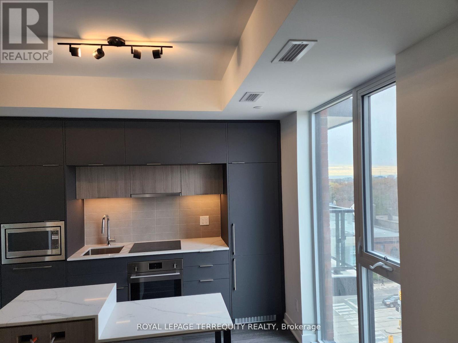 809 - 185 Alberta Avenue, Toronto, Ontario  M6C 0A5 - Photo 5 - C12796712