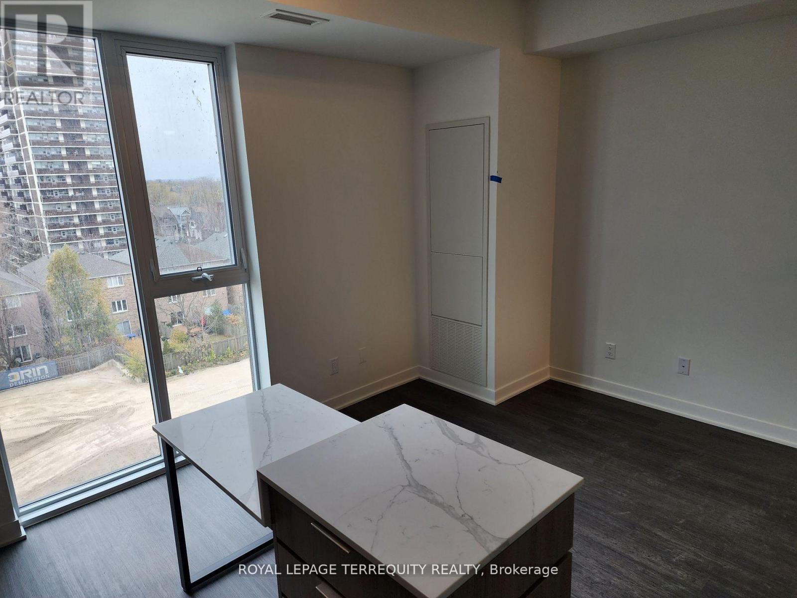 809 - 185 Alberta Avenue, Toronto, Ontario  M6C 0A5 - Photo 8 - C12796712