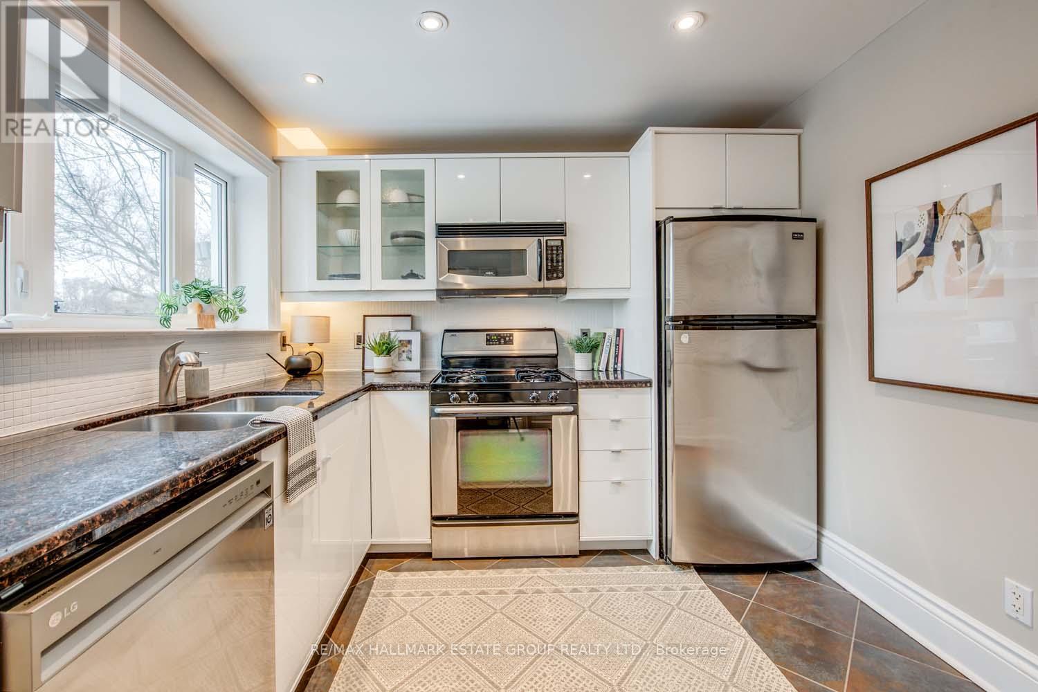 418 Jones Avenue, Toronto, Ontario  M4J 3G3 - Photo 14 - E12796674