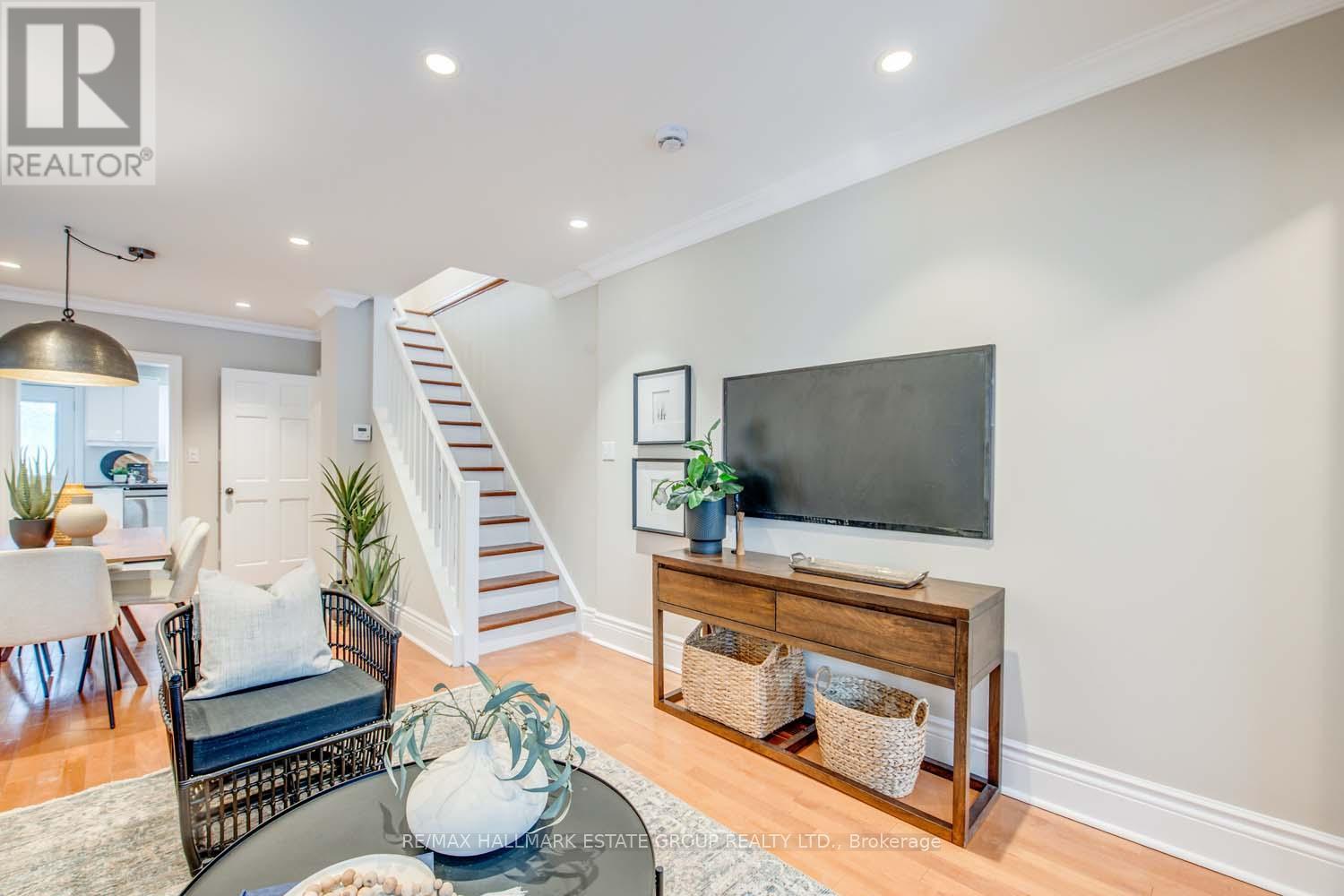 418 Jones Avenue, Toronto, Ontario  M4J 3G3 - Photo 8 - E12796674