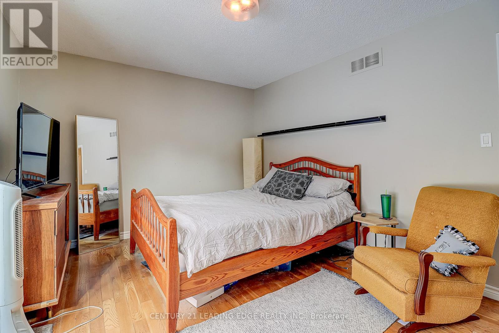 Upper - 55 Mccrimmon Crescent, Clarington, Ontario  L1C 4N3 - Photo 11 - E12796706