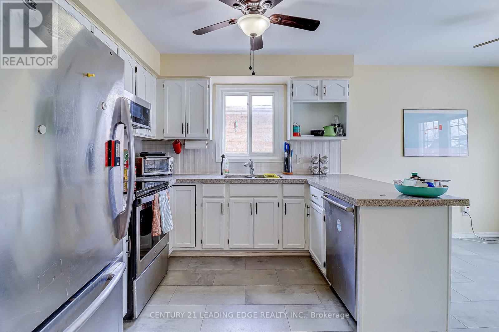 Upper - 55 Mccrimmon Crescent, Clarington, Ontario  L1C 4N3 - Photo 4 - E12796706