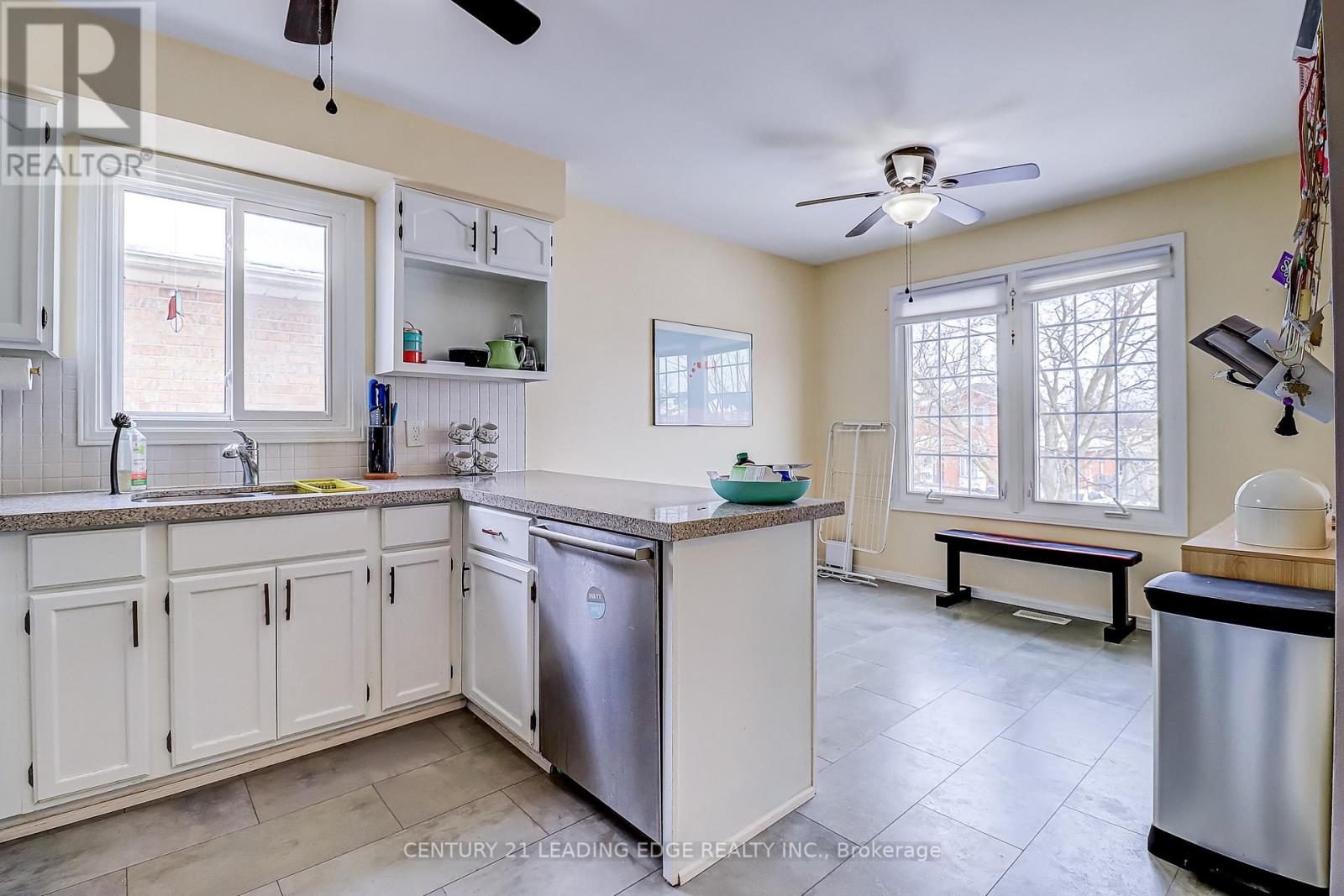 Upper - 55 Mccrimmon Crescent, Clarington, Ontario  L1C 4N3 - Photo 5 - E12796706