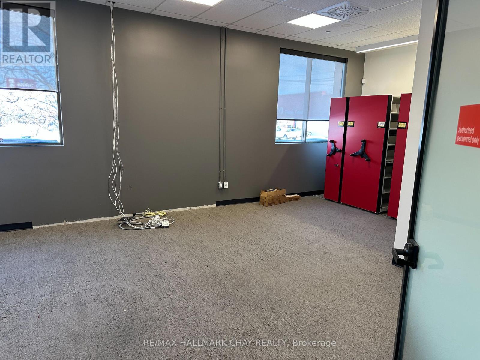 13 - 72 Davis Drive, Newmarket, Ontario  L3Y 7T7 - Photo 4 - N12796650