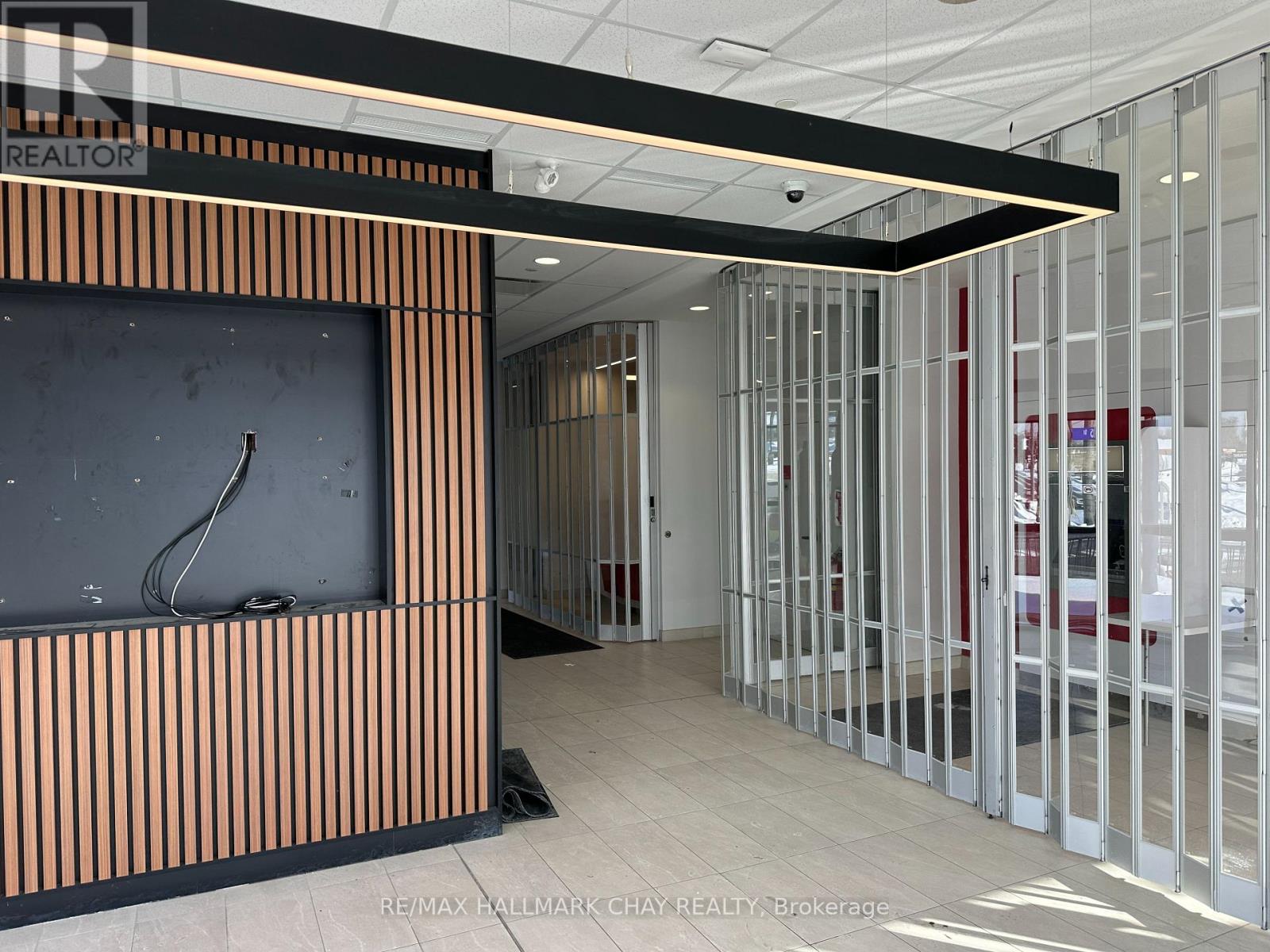 13 - 72 Davis Drive, Newmarket, Ontario  L3Y 7T7 - Photo 5 - N12796650