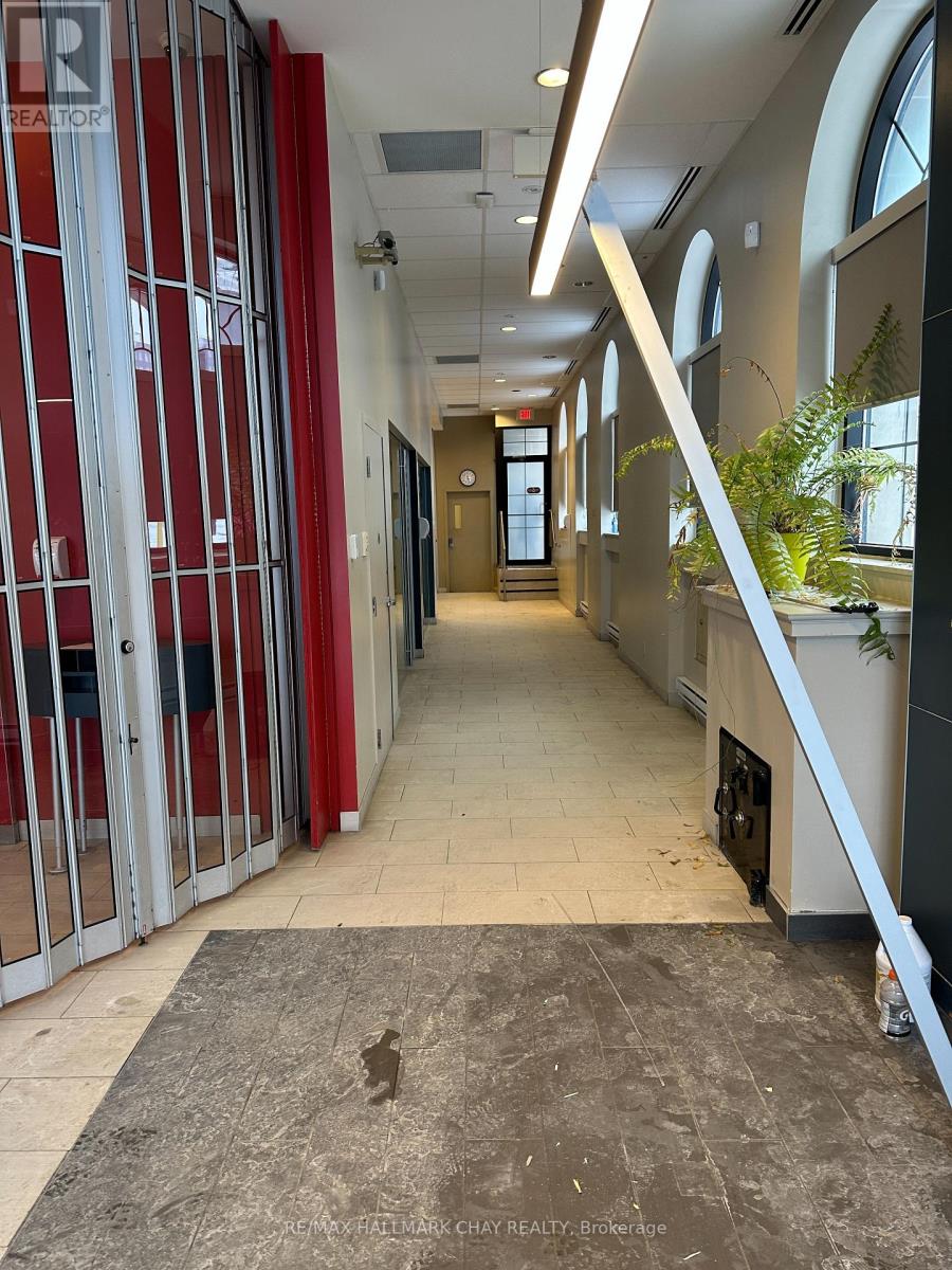 64 Dunlop Street E, Barrie (City Centre), Ontario  L4M 1A3 - Photo 4 - S12796670