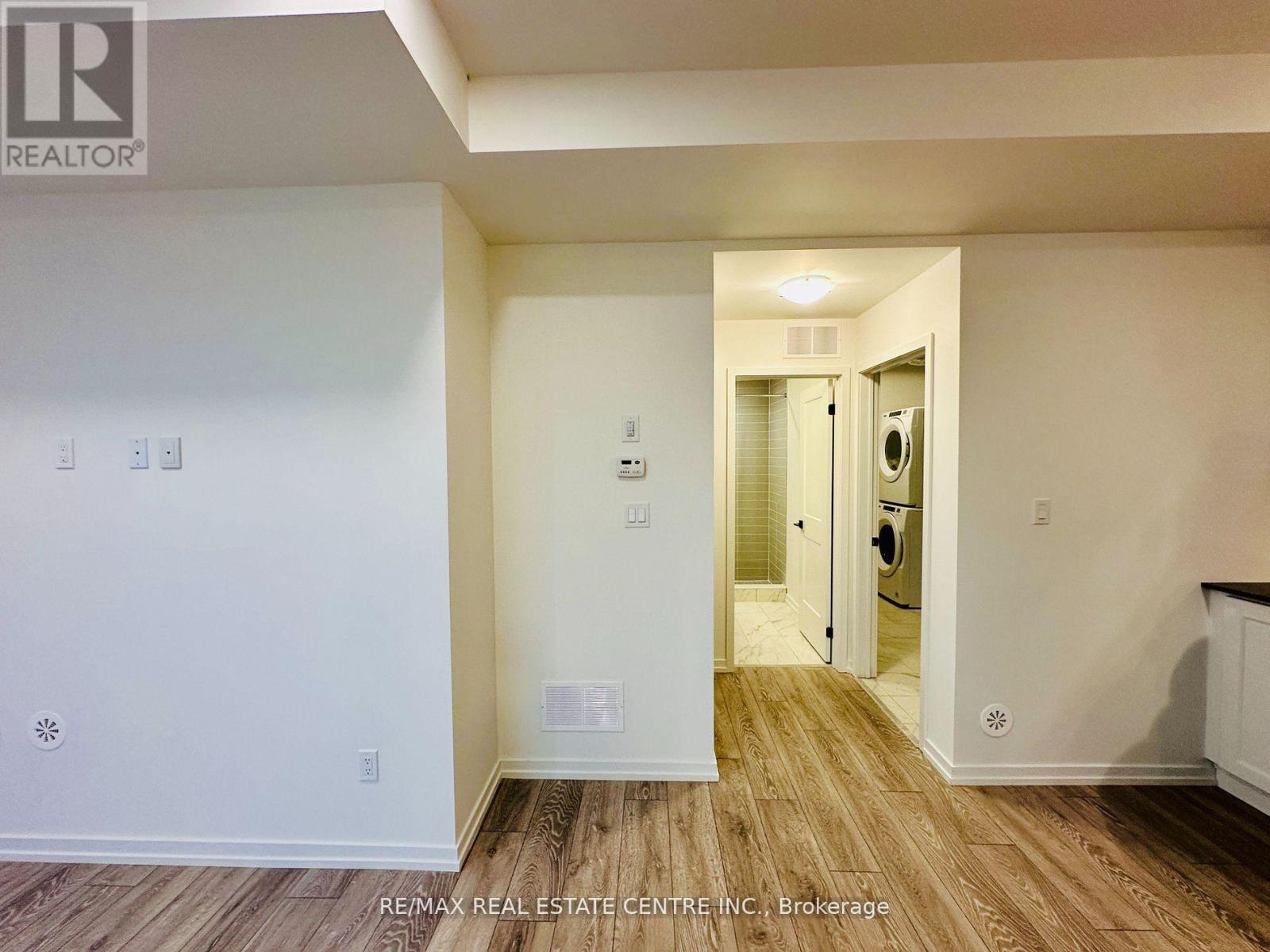 14 - 20 Lytham Green Circle, Newmarket (Glenway Estates), Ontario  L3Y 0H4 - Photo 6 - N12658716