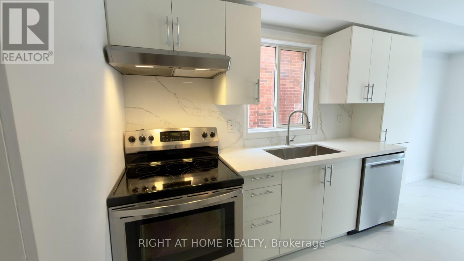 3801 Forest Bluff Crescent, Mississauga, Ontario  L5N 7T8 - Photo 11 - W12796446