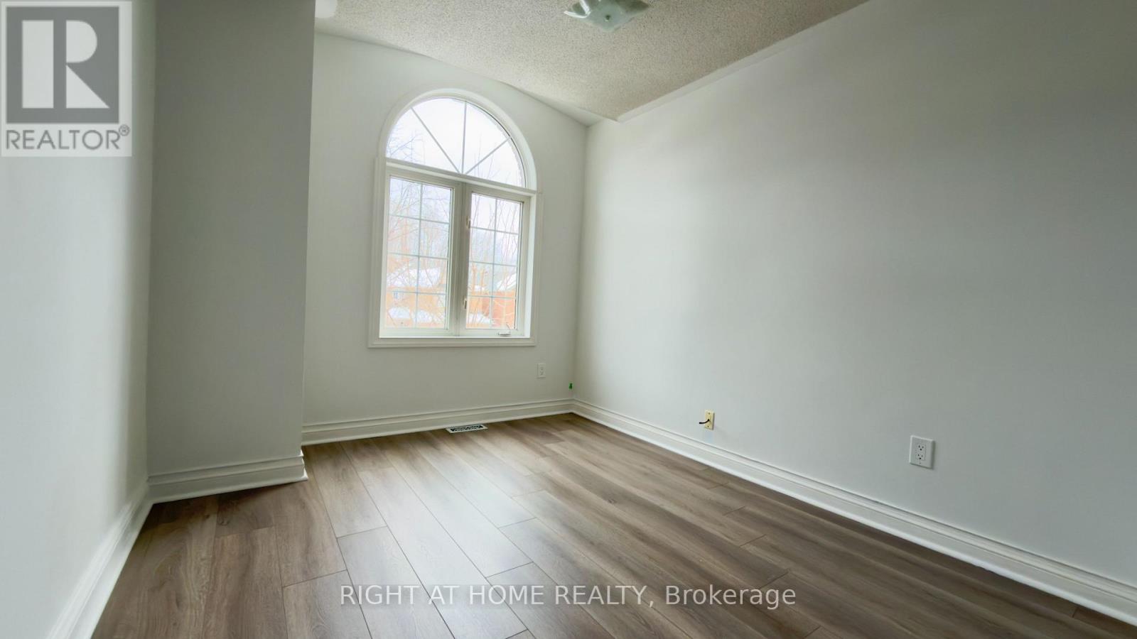 3801 Forest Bluff Crescent, Mississauga, Ontario  L5N 7T8 - Photo 15 - W12796446