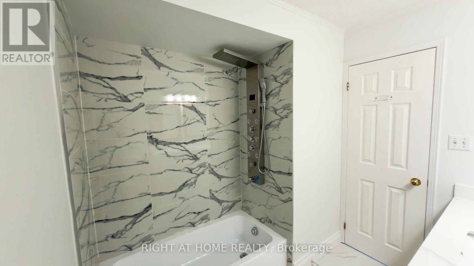 3801 Forest Bluff Crescent, Mississauga, Ontario  L5N 7T8 - Photo 20 - W12796446