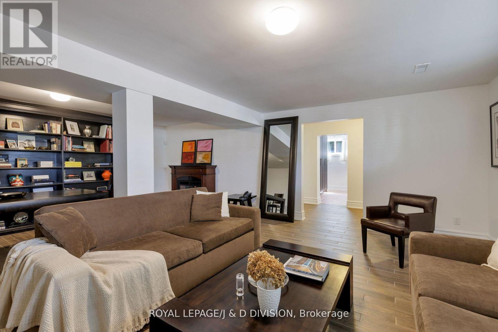 27 Paramount Court, Toronto, Ontario  M6M 2L3 - Photo 28 - W12796622