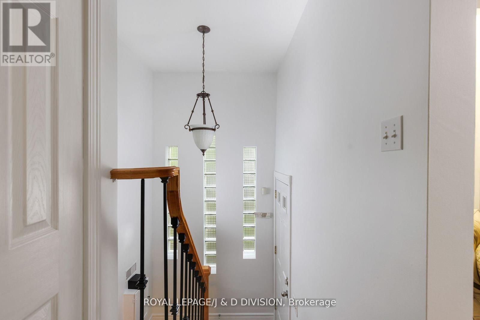 27 Paramount Court, Toronto, Ontario  M6M 2L3 - Photo 40 - W12796622