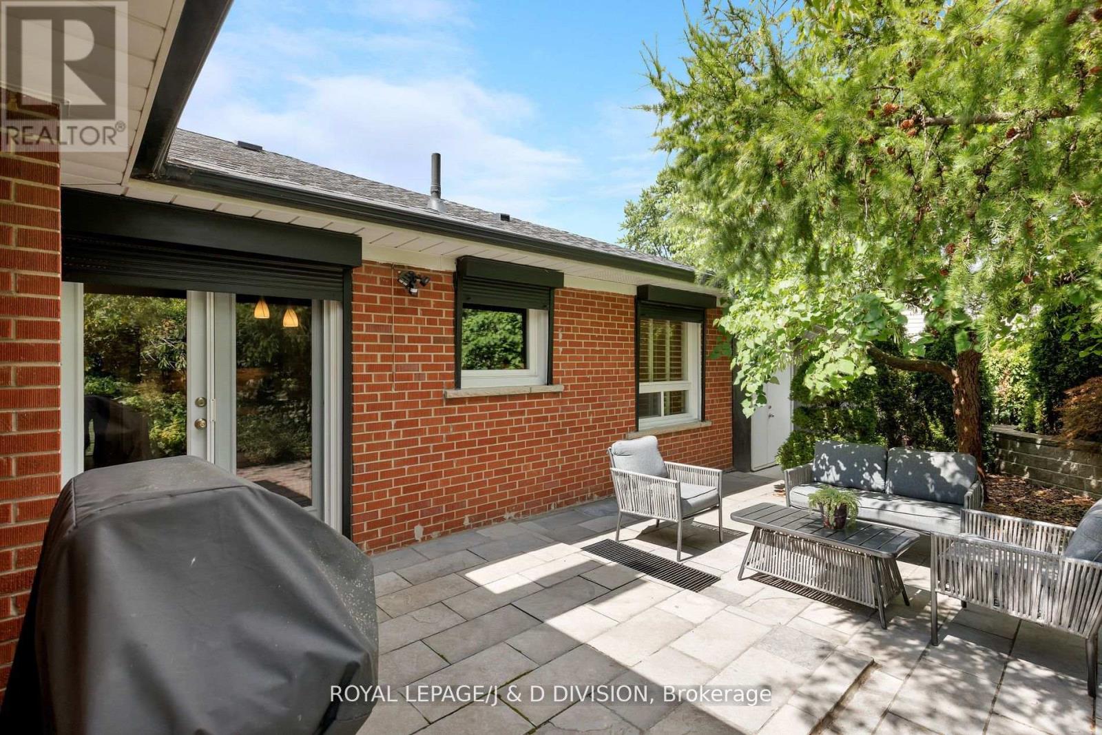 27 Paramount Court, Toronto, Ontario  M6M 2L3 - Photo 43 - W12796622