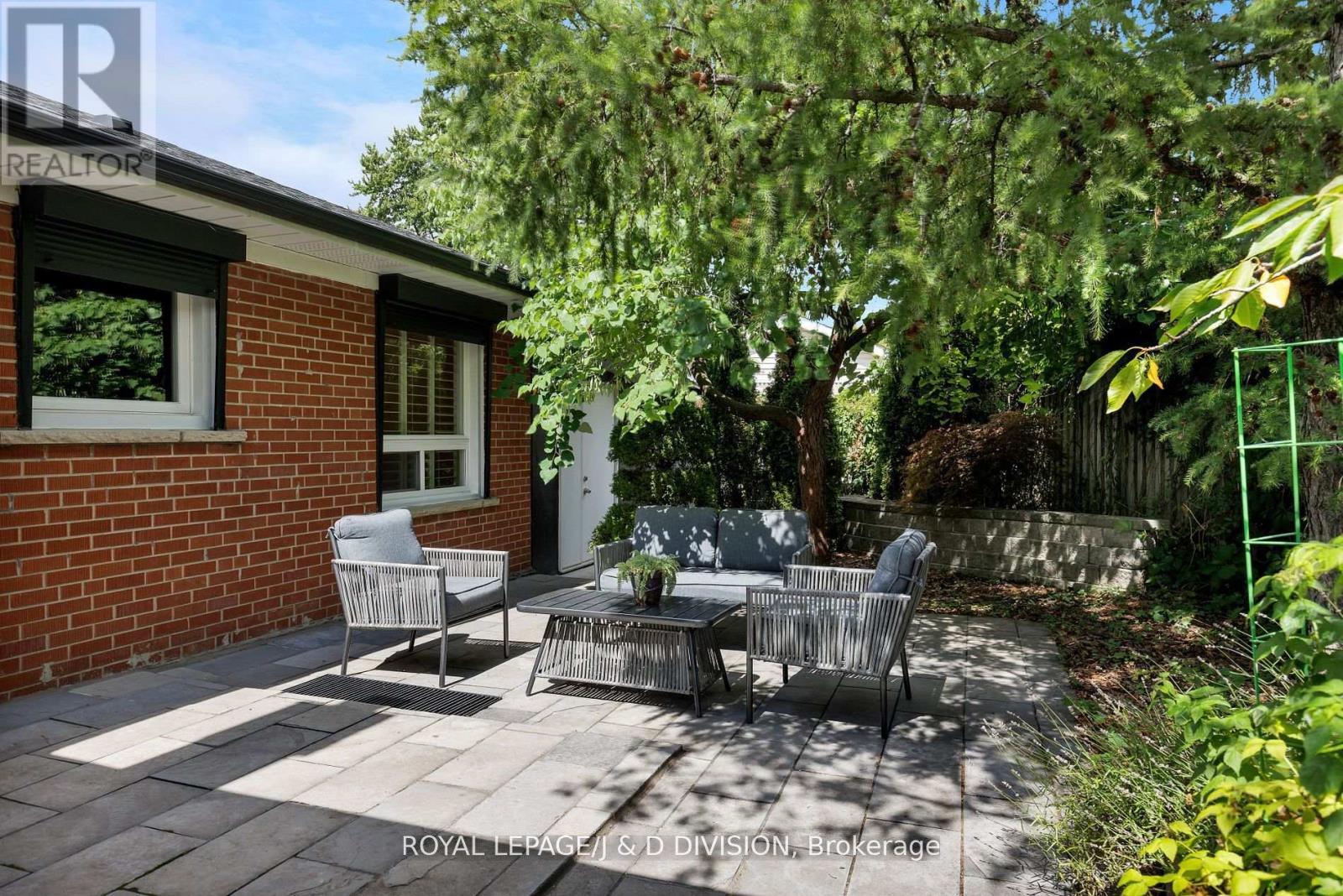 27 Paramount Court, Toronto, Ontario  M6M 2L3 - Photo 45 - W12796622