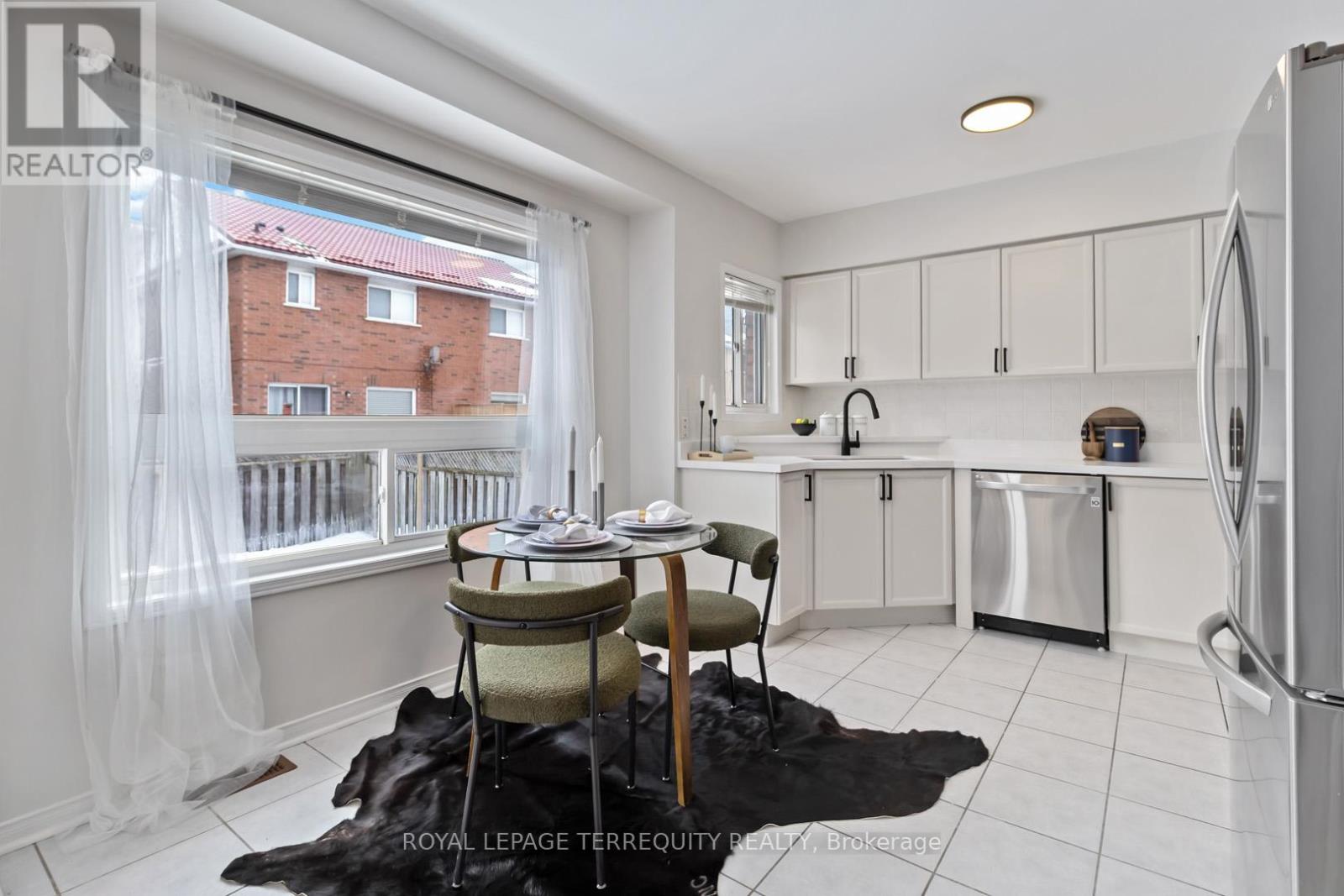 1096 Galesway Boulevard, Mississauga, Ontario  L5V 2T6 - Photo 10 - W12796656