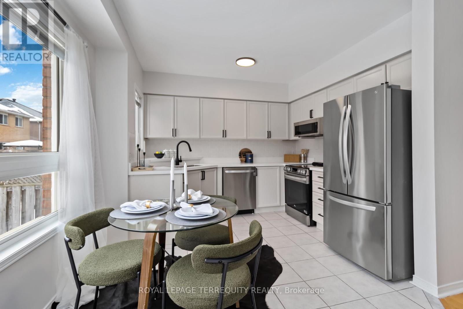 1096 Galesway Boulevard, Mississauga, Ontario  L5V 2T6 - Photo 11 - W12796656