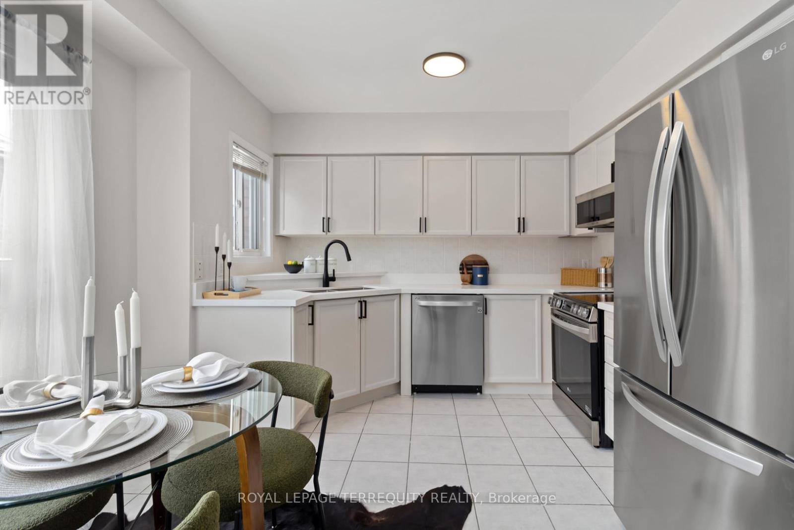 1096 Galesway Boulevard, Mississauga, Ontario  L5V 2T6 - Photo 14 - W12796656