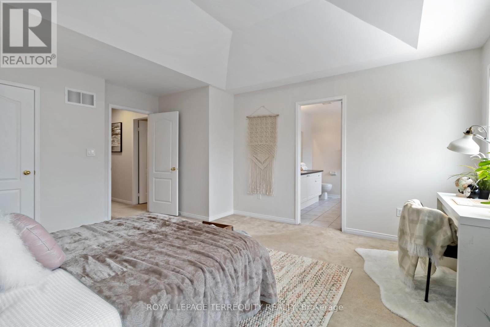 1096 Galesway Boulevard, Mississauga, Ontario  L5V 2T6 - Photo 19 - W12796656