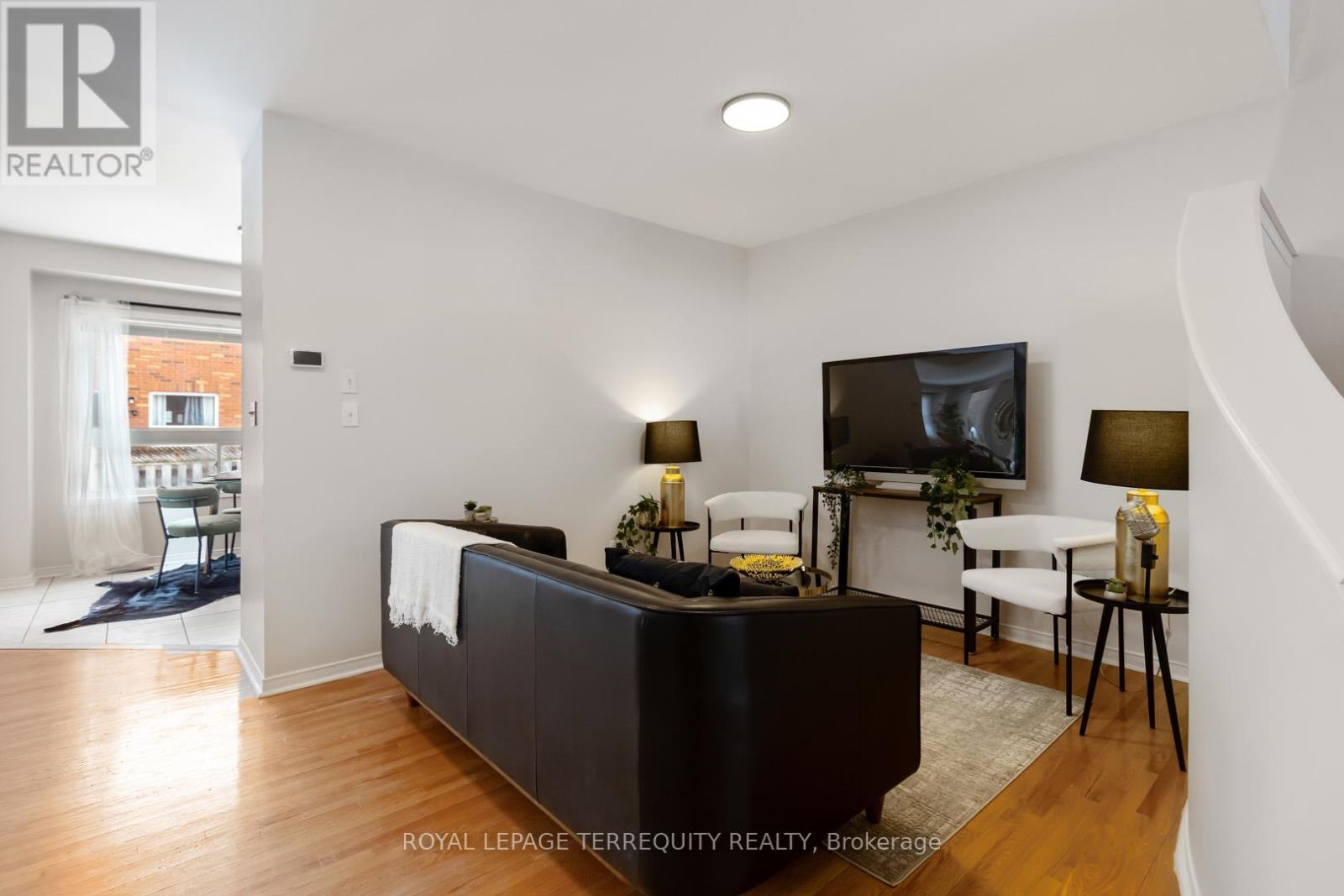 1096 Galesway Boulevard, Mississauga, Ontario  L5V 2T6 - Photo 3 - W12796656