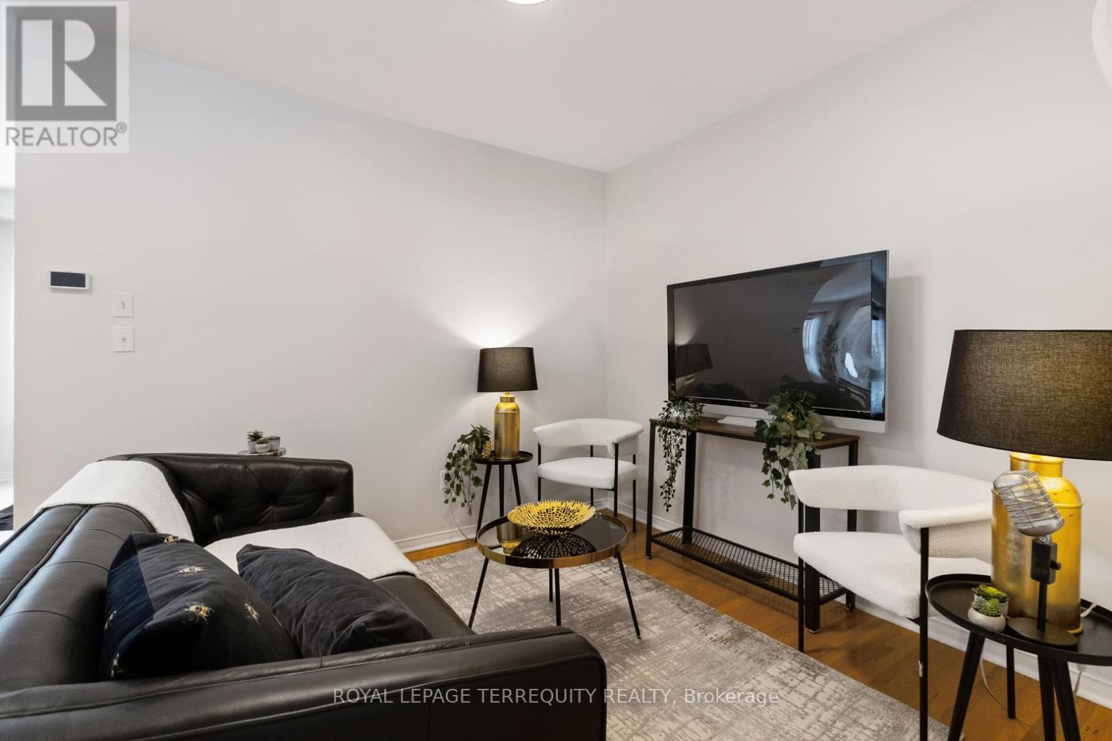 1096 Galesway Boulevard, Mississauga, Ontario  L5V 2T6 - Photo 5 - W12796656