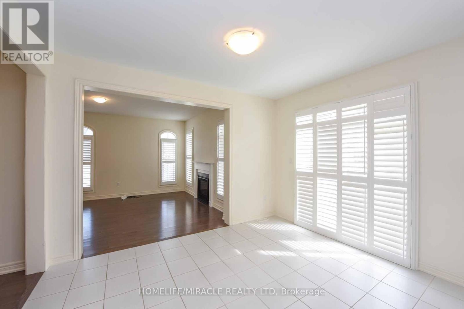 19 Ezra Crescent, Brampton, Ontario  L7A 5A6 - Photo 12 - W12796678