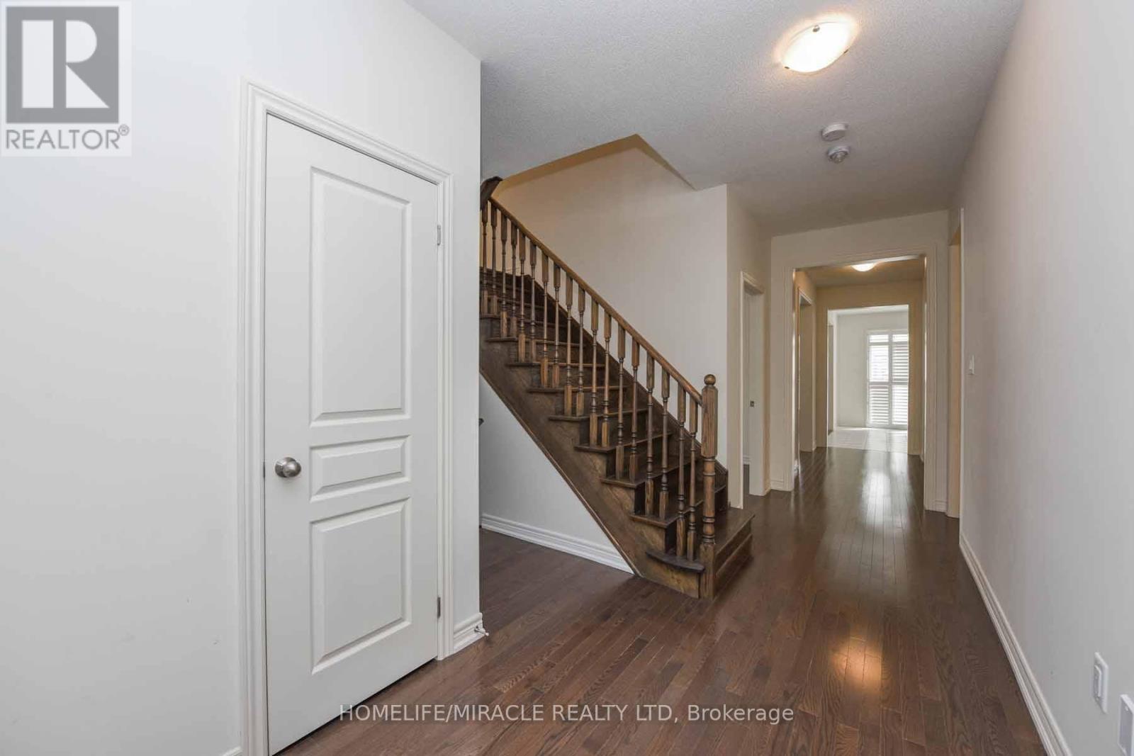 19 Ezra Crescent, Brampton, Ontario  L7A 5A6 - Photo 3 - W12796678